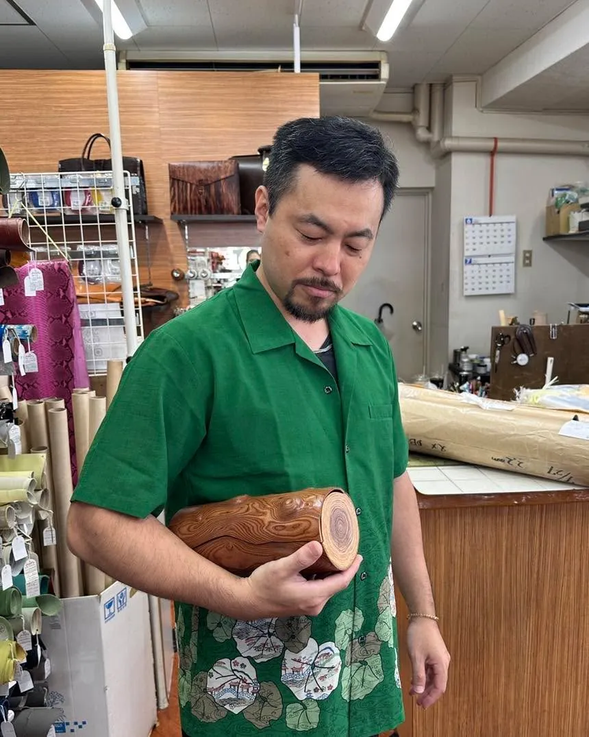どう見ても“木”ですが…実はこれ、革です‼️